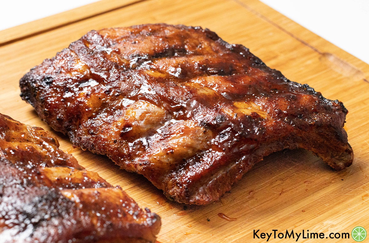 A side image of the ribs before slicing.
