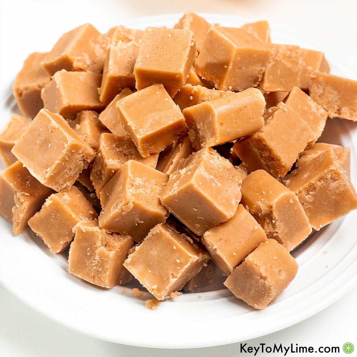 The best microwave peanut butter fudge recipe.