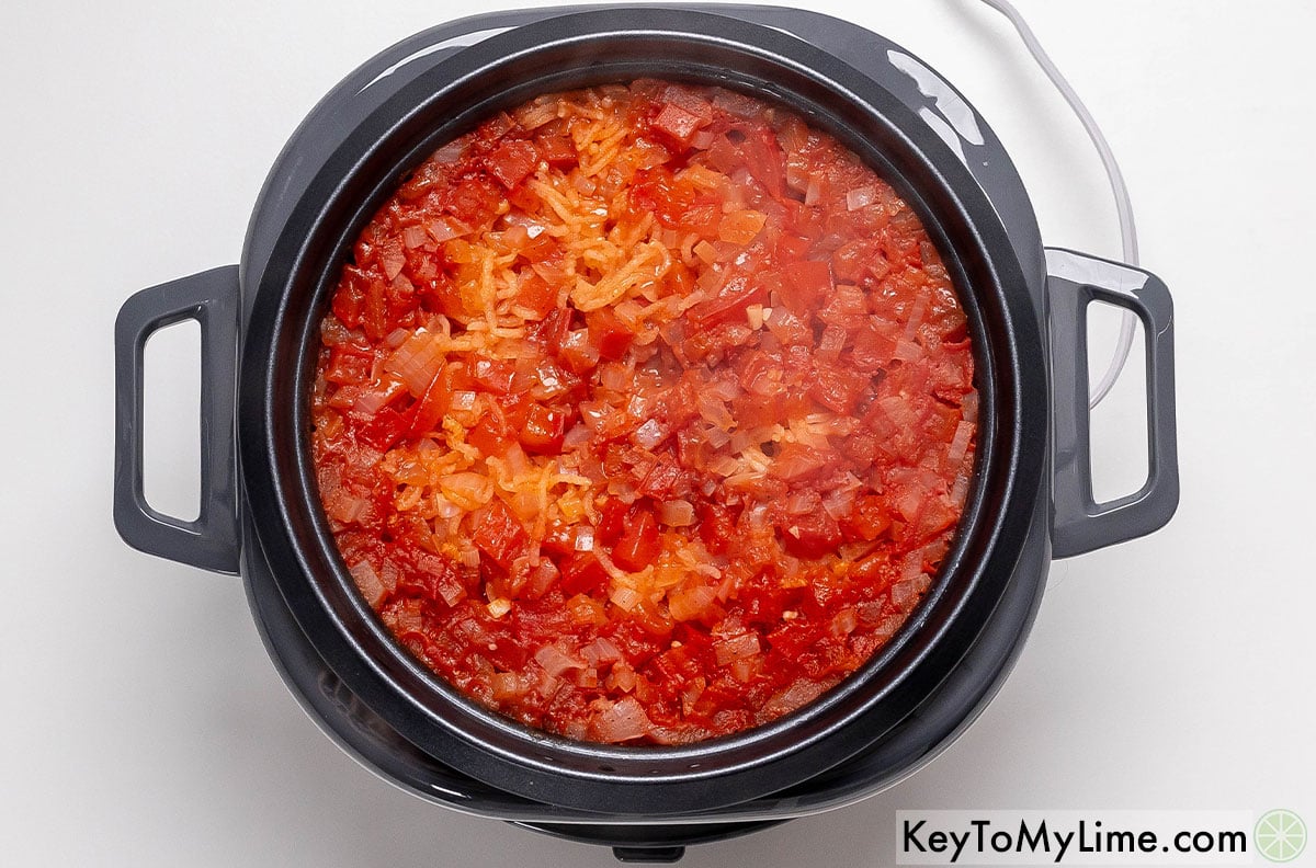 Once the rice is cooked letting rest for 10 minute, and then removing the lid.